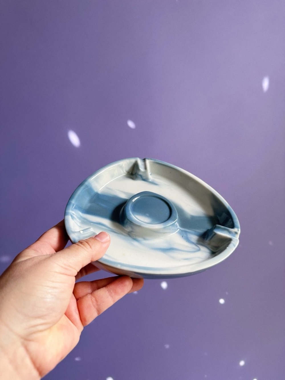 Vintage Swirl Ceramic Ashtray in Blue and White - Picture 2 of 4